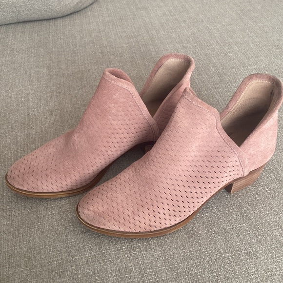 Lucky brand baley suede ankle bootie - blush pink - Picture 3 of 5